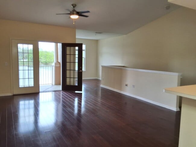 Foto del edificio - Beautiful WATER VIEW 3 bedroom, 2 bathroom...