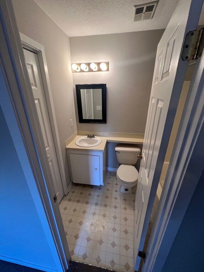 Foto del edificio - Serene 2-Bed Oasis in North Charleston – Lush Surroundings & Modern Comforts