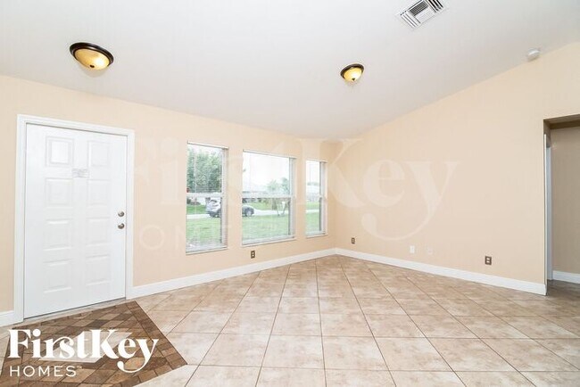 Foto del edificio - 242 SW 34th Terrace