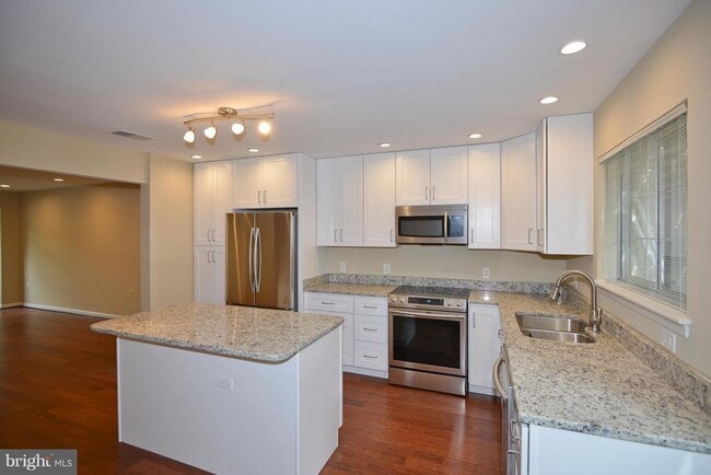 Foto del edificio - 13107 Englishwood Ln