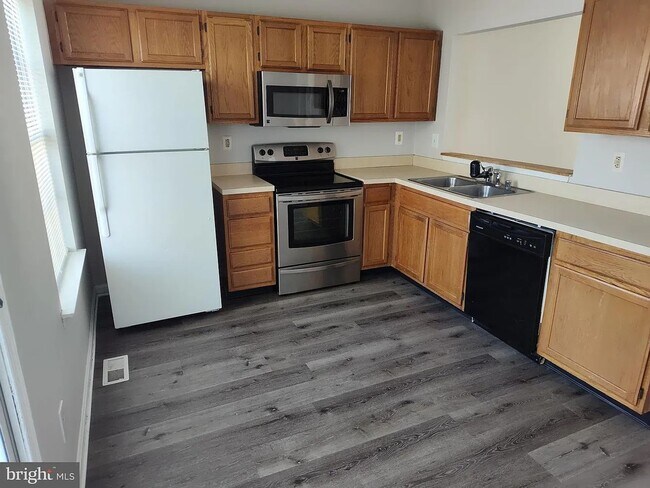 Building Photo - 1424 Saint Micheal Court