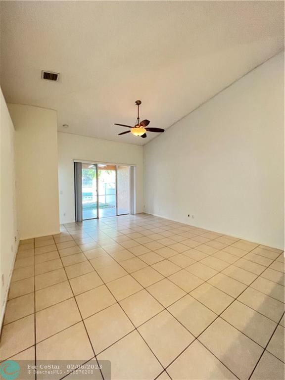 Foto del edificio - 2477 Coral Trace Pl