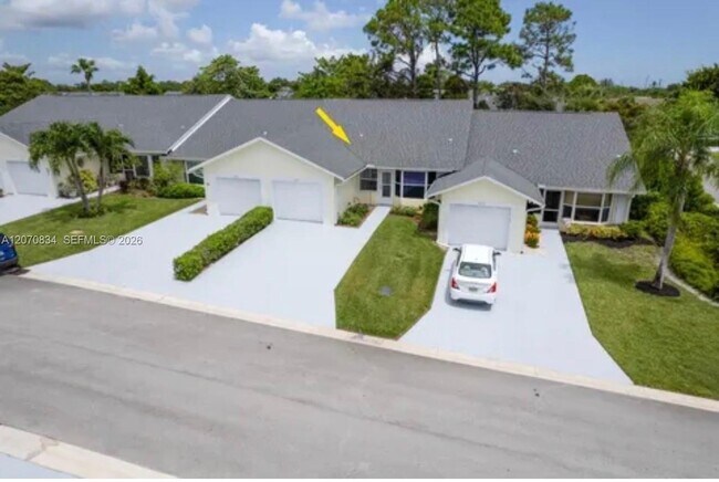 Foto del edificio - 8187 SE Fox Hill Pl