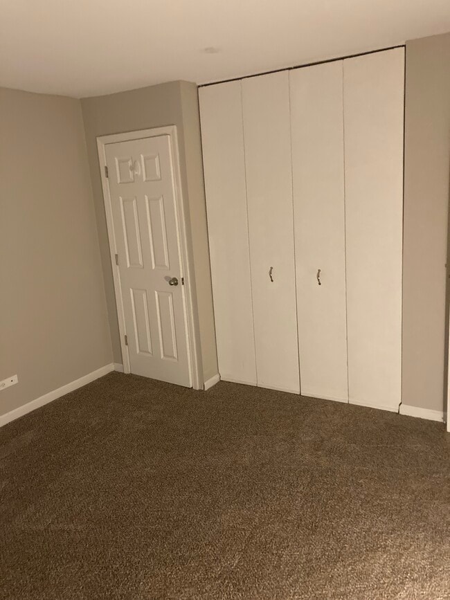 Building Photo - 5854 Forest View Rd