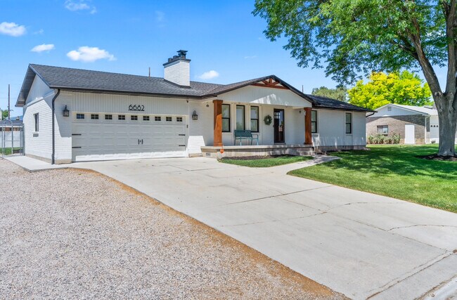 Building Photo - 6682 S Cody Ln
