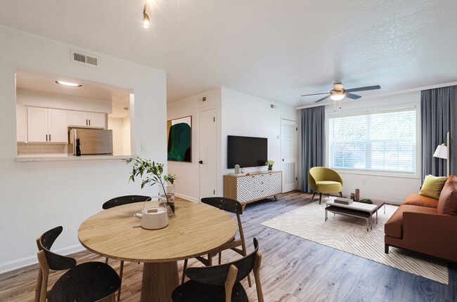 Apartamentos North Hill — foto de la comunidad - North Hill Apartments