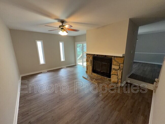 Foto del edificio - 7305 Leesville Rd