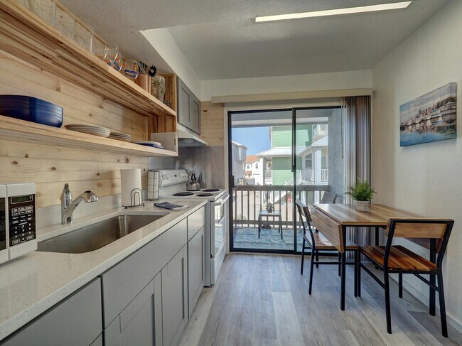 Building Photo - 14898 Granada Dr