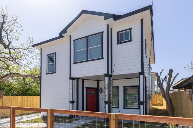 Building Photo - 310 Gabriel-