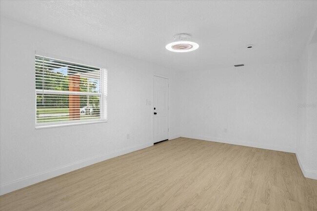 Foto del edificio - 812 W Miller St