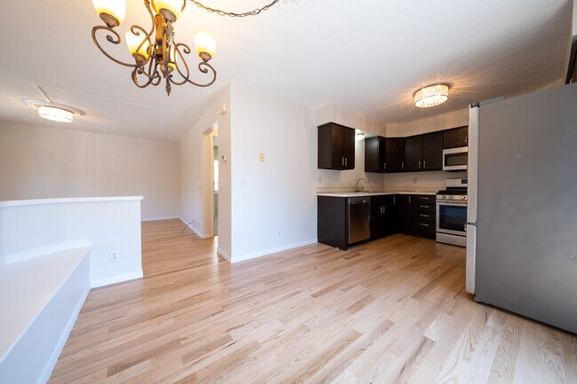 Building Photo - 1618 Johnson St NE