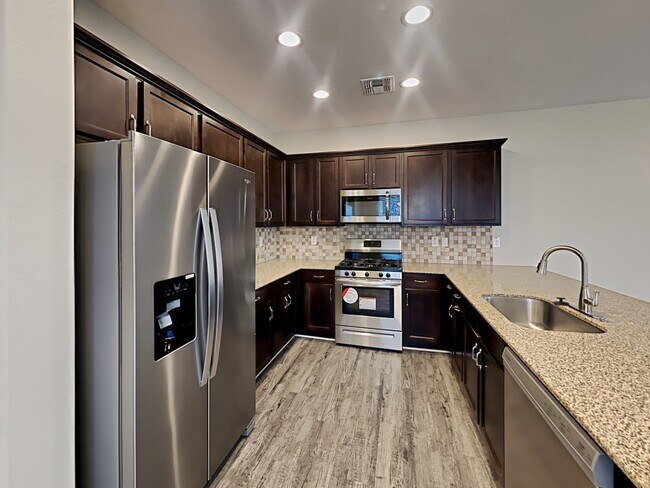 Foto del edificio - 2643 N Riley Rd