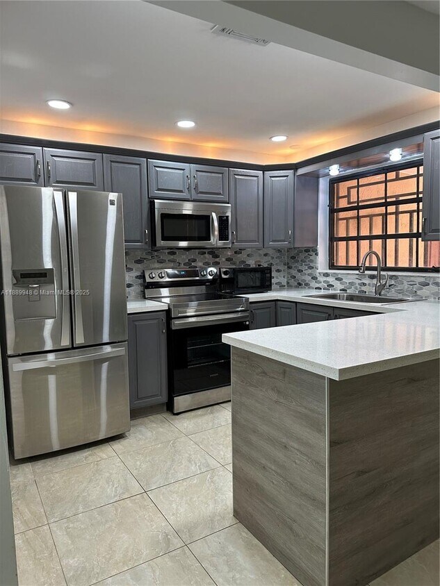 Foto principal - 5912 SW 133rd Ct