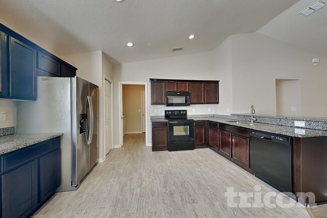 Building Photo - 505 Interlock St