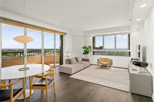 Building Photo - 251 Crandon Blvd