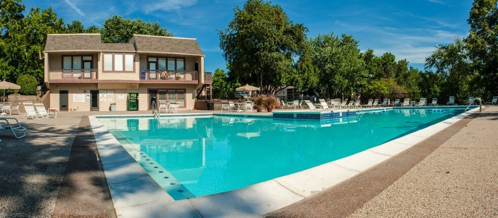 Woodhollow Apartments Rentals - Maryland Heights, MO | Apartments.com
