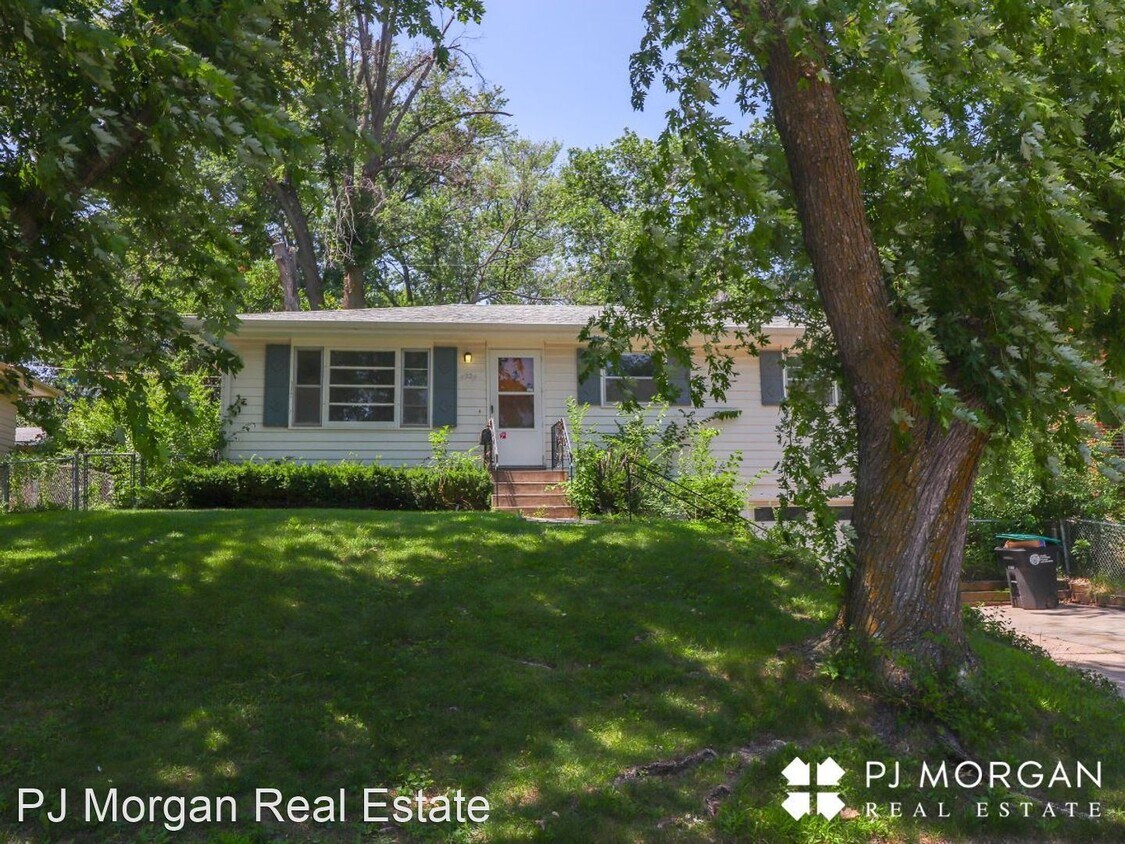 Foto principal - 3 br, 1.5 bath House - 4924 N 95th Circle