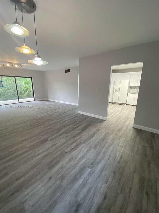 461 Ives Dairy Rd Unit 4052, Miami, FL 33179 Condo for Rent in Miami