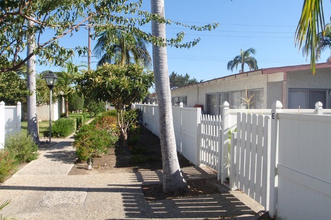 Building Photo - Garden Apartments