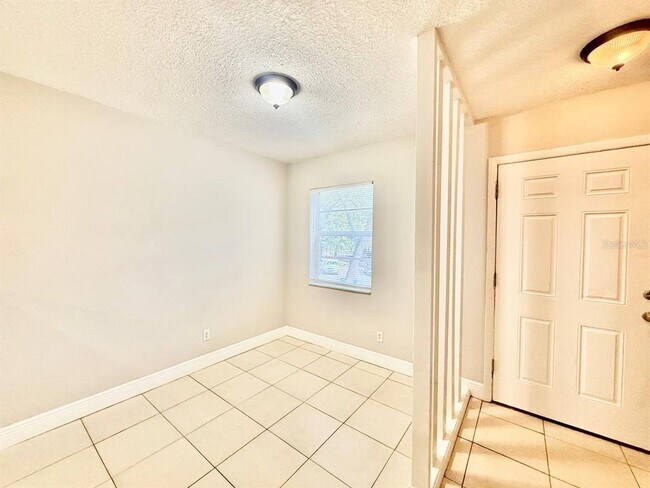 Foto del edificio - 7156 E Bank Dr