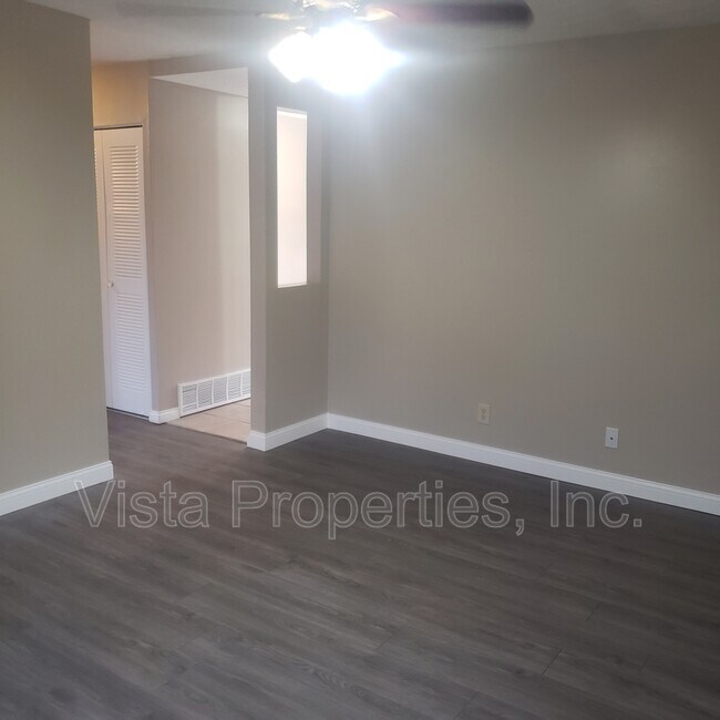 Building Photo - 4608 Aral Dr