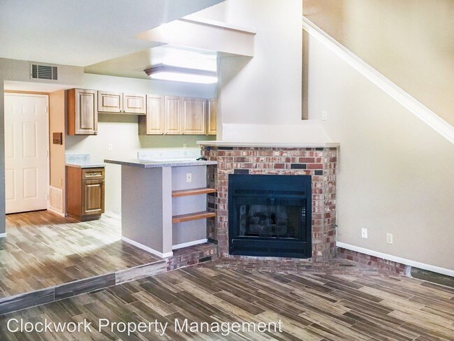 Building Photo - 2 br, 2.5 bath House - 962 W Arrow Hwy #E