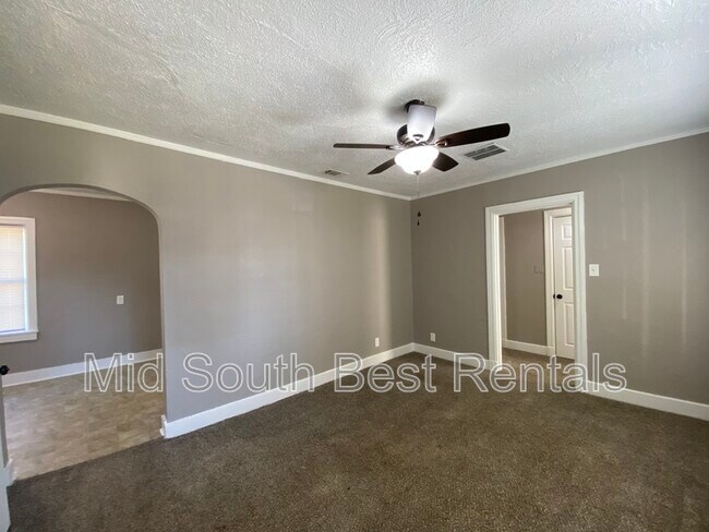 Foto del edificio - 274 Edsel Ave