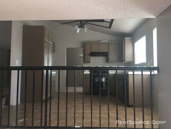 Building Photo - 4 Bed, 3 Bath Home in Palmdale