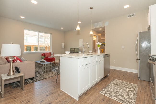 Kitchen Area - 2220 W Master St