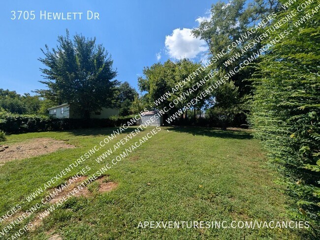 Building Photo - 3705 Hewlett Dr