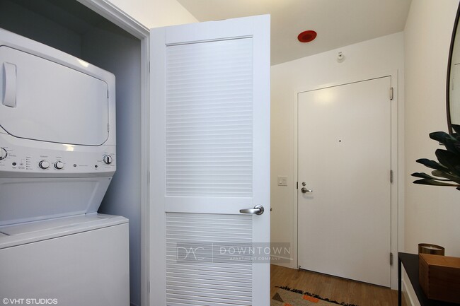 Foto del edificio - 316 N Clark St