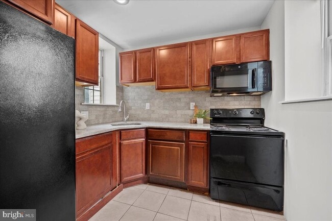 Building Photo - 1325 N Franklin St