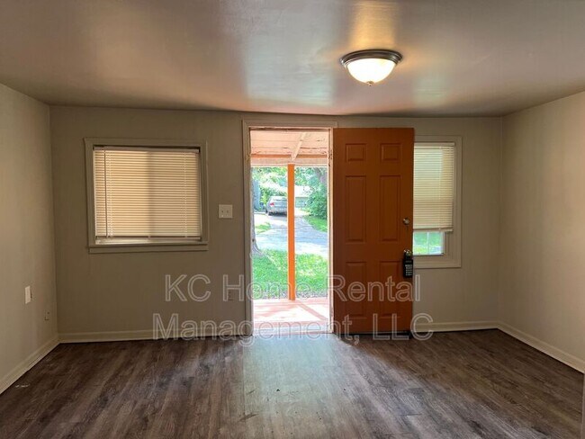 Foto del edificio - 805 S Logan Ave