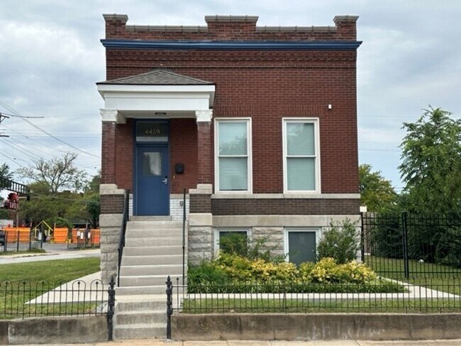 Foto del edificio - 4459 Swan Ave - Sassafras