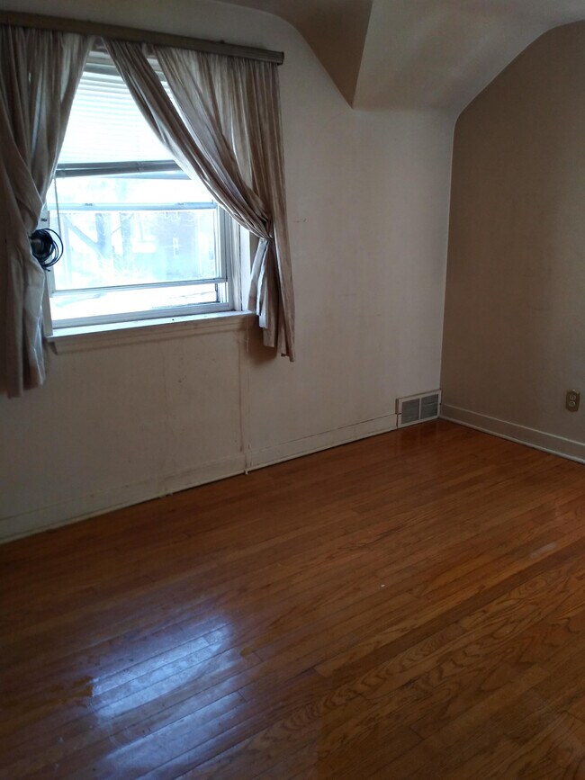 Foto del edificio - 8214 Highland Pl