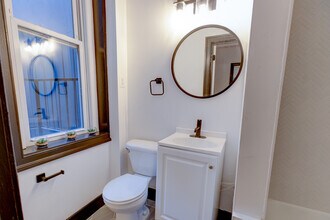 The Suites at 904 Saint Paul photo'