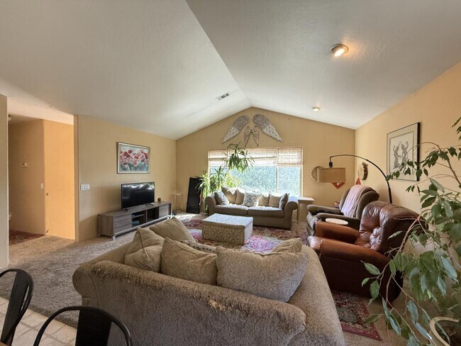 Foto del edificio - 1176 NE Bonny Doon Ln