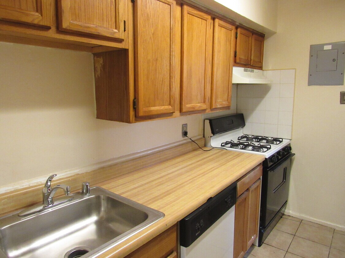 Primary Photo - 3934 Stone Gate Dr