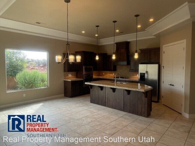 Foto del edificio - 3 br, 2 bath House - 4862 White Rocks Dr