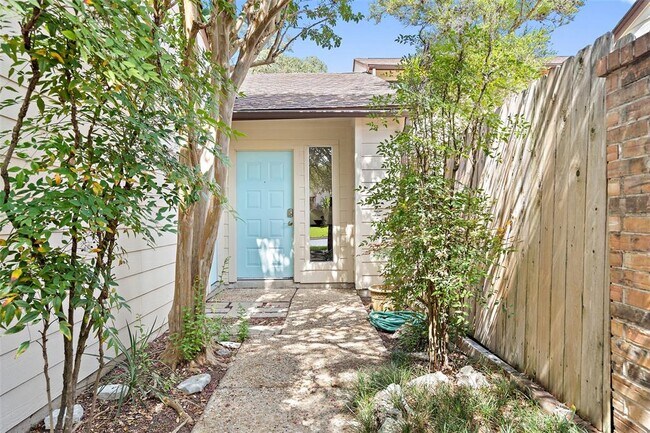 Building Photo - 8400 Andrews Ln