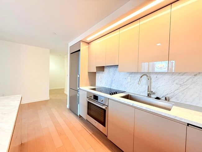 Building Photo - ***MOVE-IN SPECIAL ONE MONTH FREE RENT***Very Unique Spacious Two Bedroom - Two bath luxury Condo...