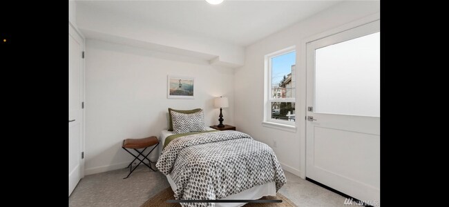 Foto del edificio - 5808 17th Ave NW