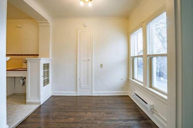 Building Photo - 1 bedroom in Seattle WA 98103