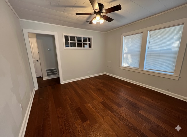 Foto del edificio - 33 Magnolia Ave SE