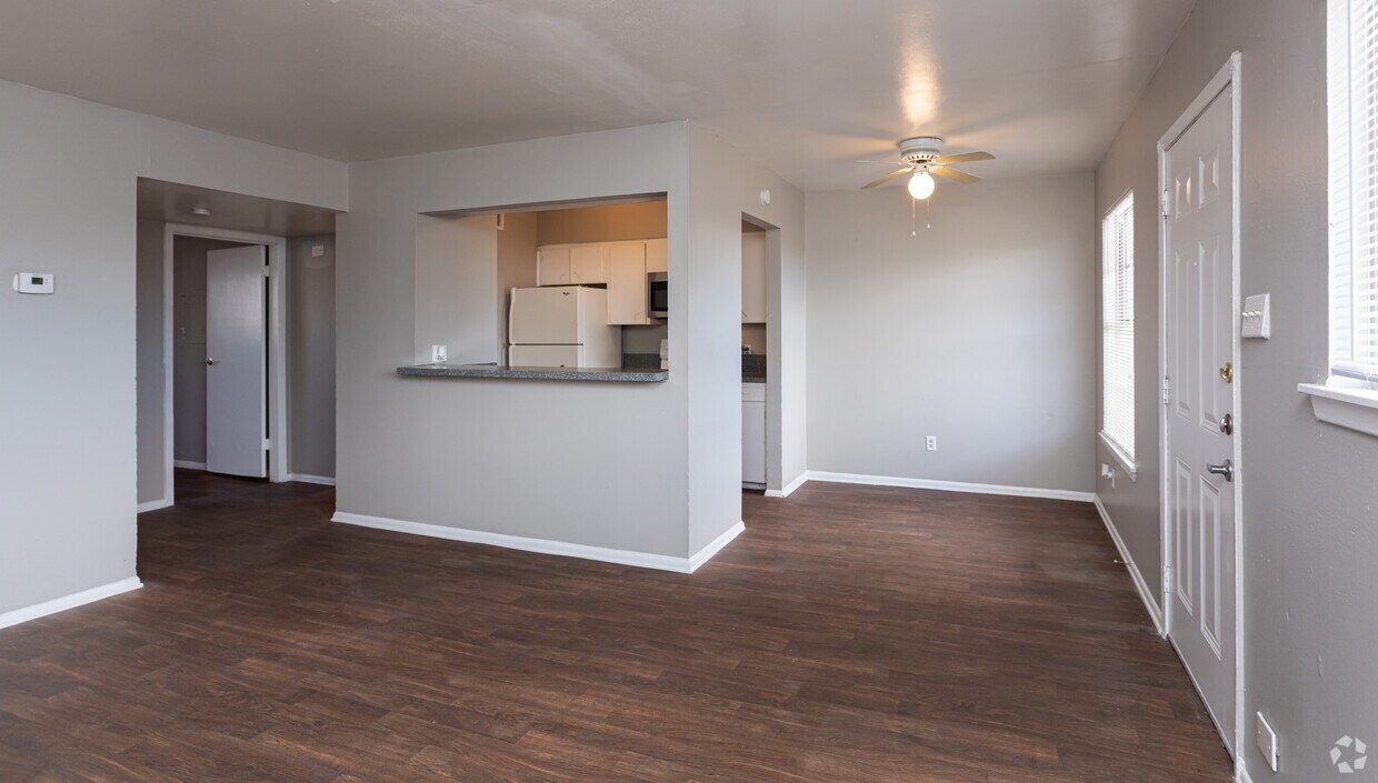 1HAB, 1BA - 685SF sala de estar & Comedor - Coral Gables Apartments
