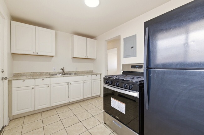 Foto del edificio - Remodeled 1 Bedroom 1 Bathroom with Easy Access  to Aurora Central and Downtown Denver!