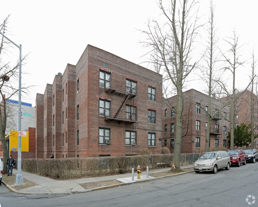 Building Photo - 264-266 E 211th