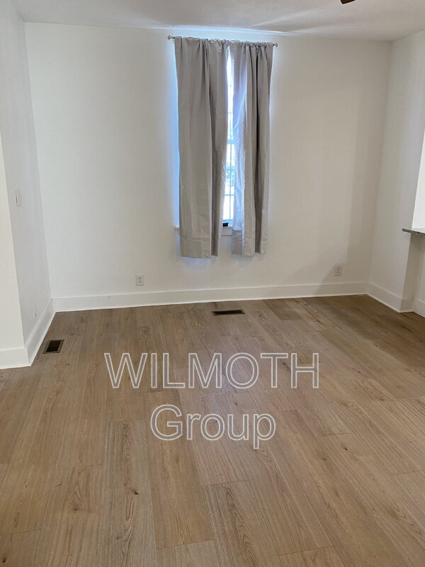 Foto del edificio - 434 W 4th St