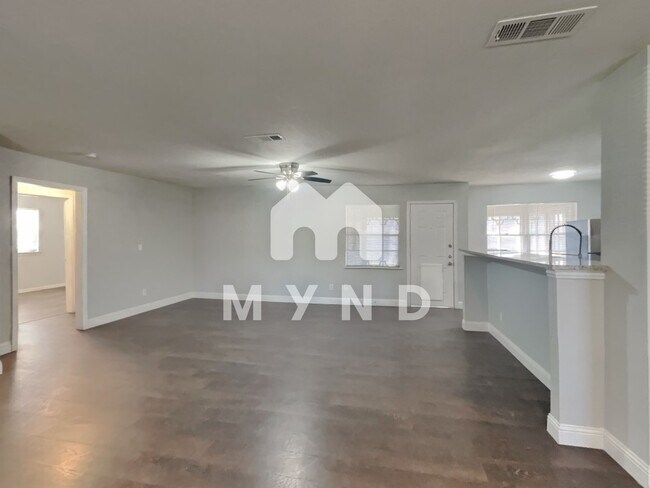Foto del edificio - 321 Cotillion Rd