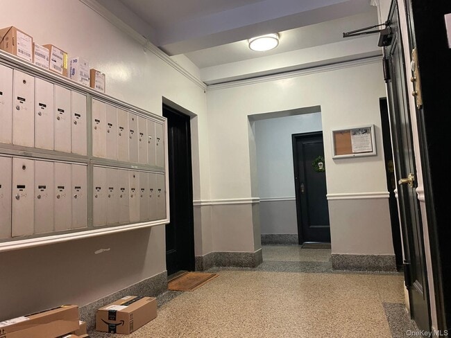 Building Photo - 192 Garth Rd